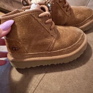 UGG Neumel Boot Boys (Size 8 toddler)